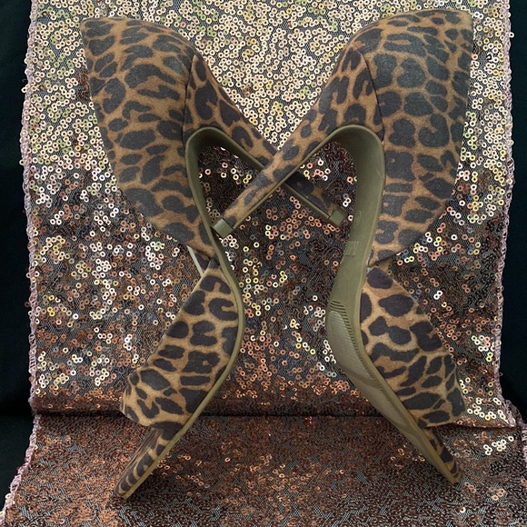 Sexy yet sophisticated Leopard print heels - Picture 6 of 9